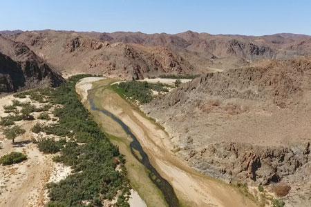 Das Kaokoveld - Zerklüftete Bergketten von Flusstälen durchbrochen