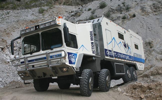 Desert Challenger – four-axle expedition motor home